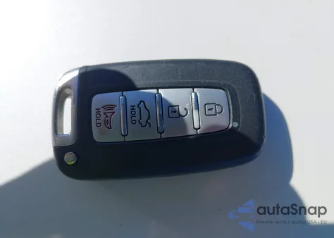 2013 Hyundai Sonata Hybrid z USA, uszkodzony, nr VIN KMHEC4A41DA075601